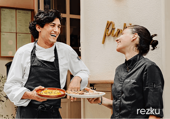 How Restaurants Can Boost Midday Traffic With Smarter Happy Hour Strategies